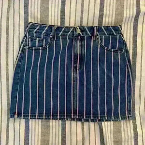 Wonen’s Pacsun denim skirt